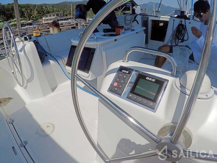 Cyclades 43.4 - Yacht Charter Sailica