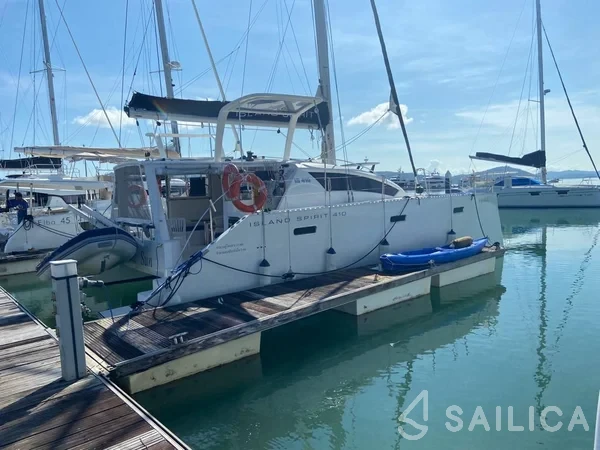 Island Spirit 410 - Yacht Charter Sailica