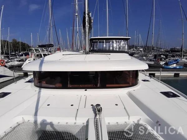 Lagoon 42 - Yacht Charter Sailica