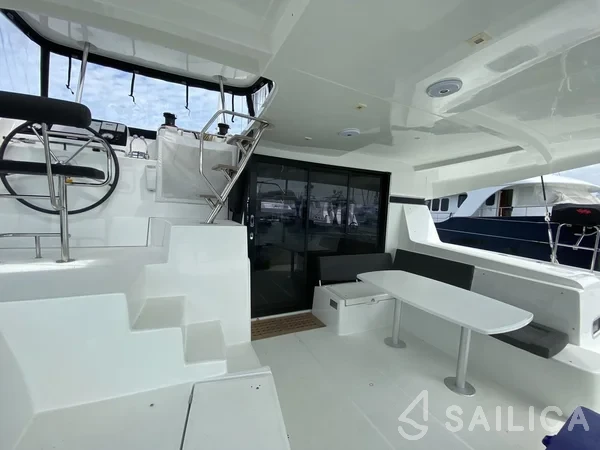 Lagoon 42 - Yacht Charter Sailica