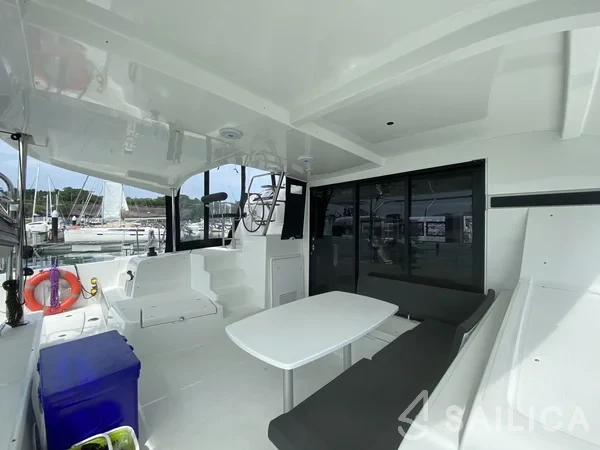 Lagoon 42 - Yacht Charter Sailica