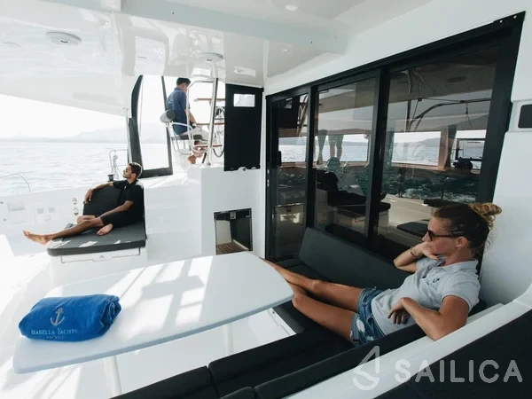 Lagoon 42 - Yacht Charter Sailica