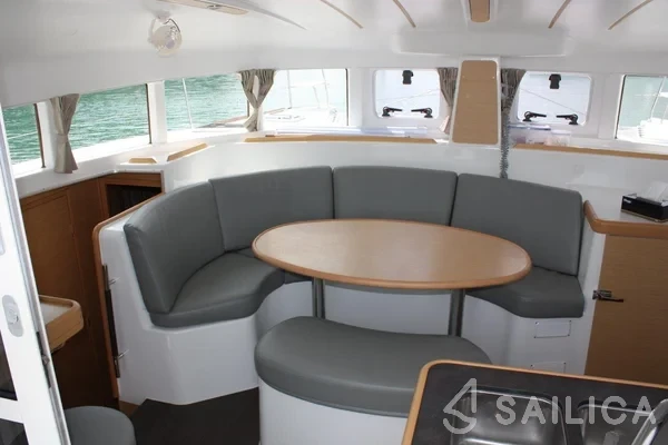 Lagoon 380 - Yacht Charter Sailica