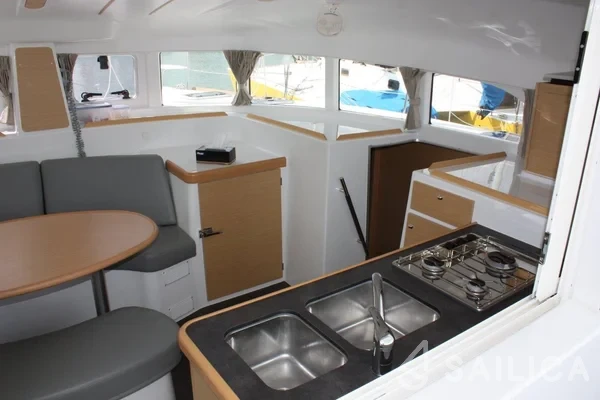 Lagoon 380 - Yacht Charter Sailica