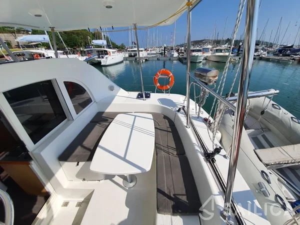 Lagoon 380 - Yacht Charter Sailica