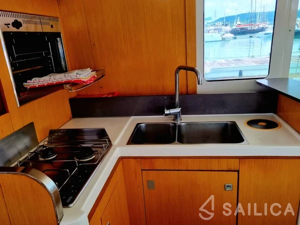 Mahe 36 Evolution - Yacht Charter Sailica