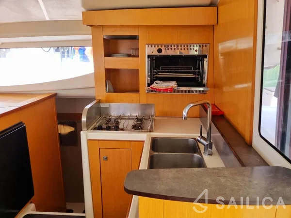 Mahe 36 Evolution - Yacht Charter Sailica