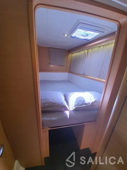Lagoon 400 S2 - Yacht Charter Sailica