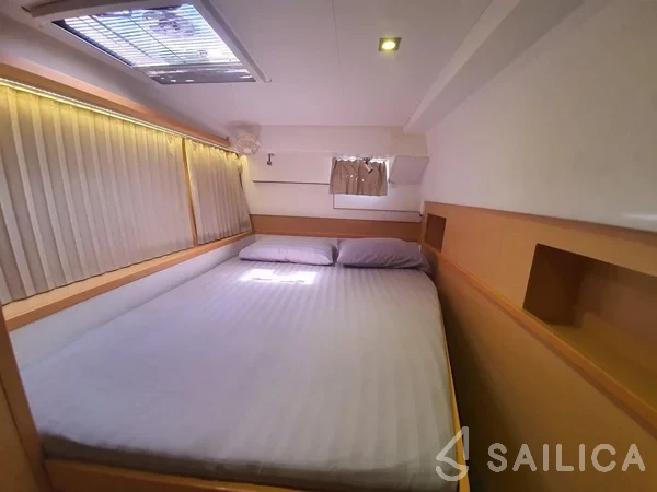 Lagoon 400 S2 - Yacht Charter Sailica