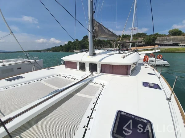 Lagoon 400 S2 - Yacht Charter Sailica