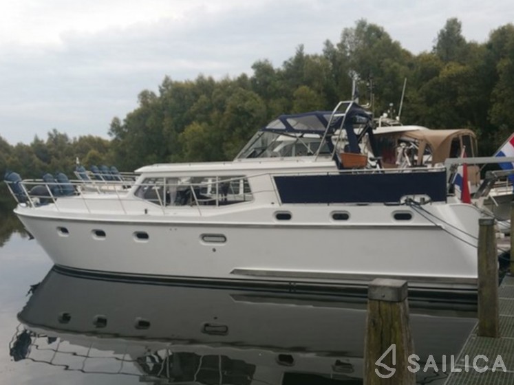 De Drait Advantage 42 - Yacht Charter Sailica