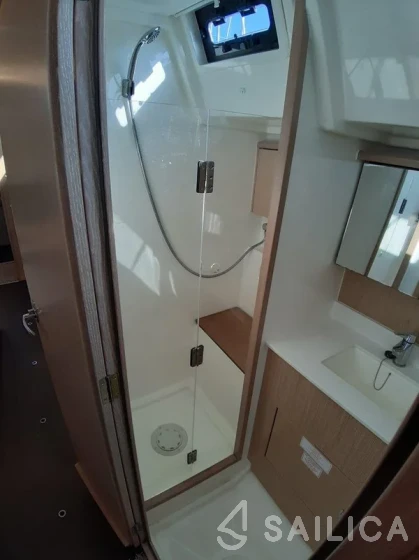 Bavaria C45 - Yacht Charter Sailica