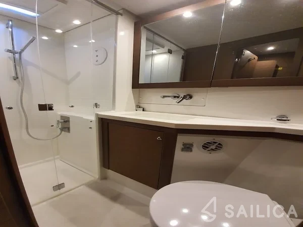 Lagoon 450 S - 4 + 2 cab. - Yacht Charter Sailica