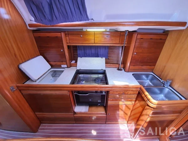 Bavaria 39 Cruiser - Yacht Charter Sailica
