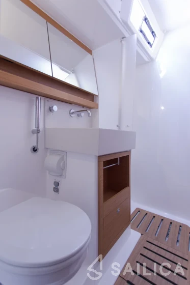 Dufour 530 - Yacht Charter Sailica