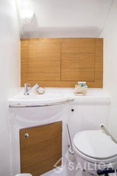 Elan 40 Impression - Yacht Charter Sailica