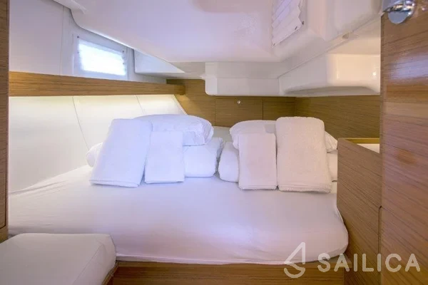 Elan 40 Impression - Yacht Charter Sailica