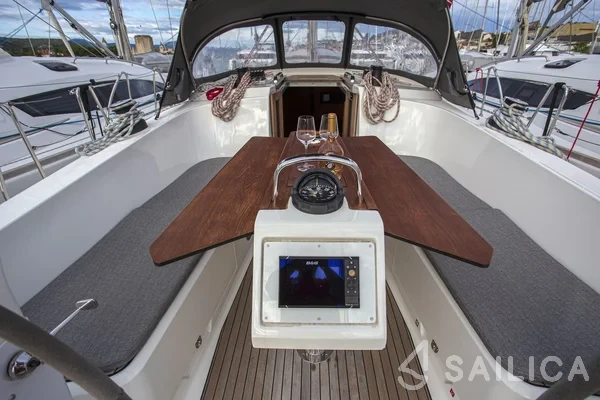 Bavaria 41 Cruiser - Yacht Charter Sailica