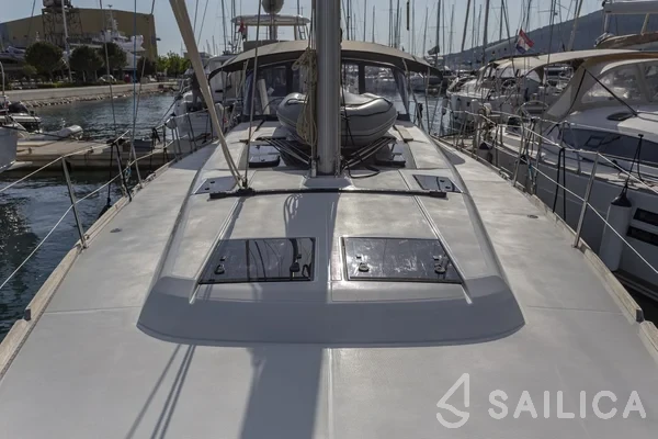 Dufour 460 GL - Yacht Charter Sailica