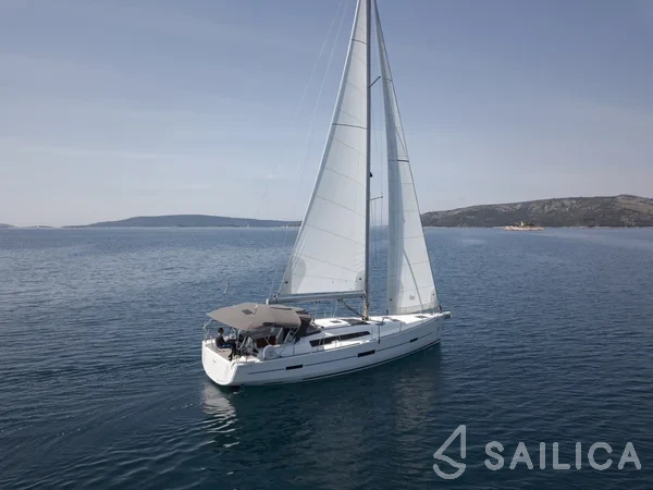 Dufour 460 GL - Yacht Charter Sailica