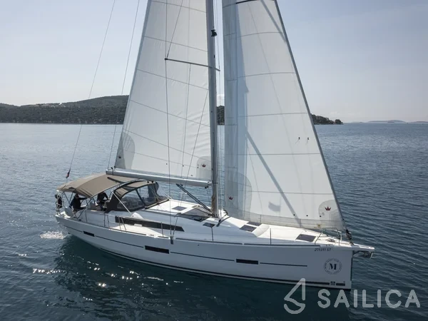 Dufour 460 GL - Yacht Charter Sailica