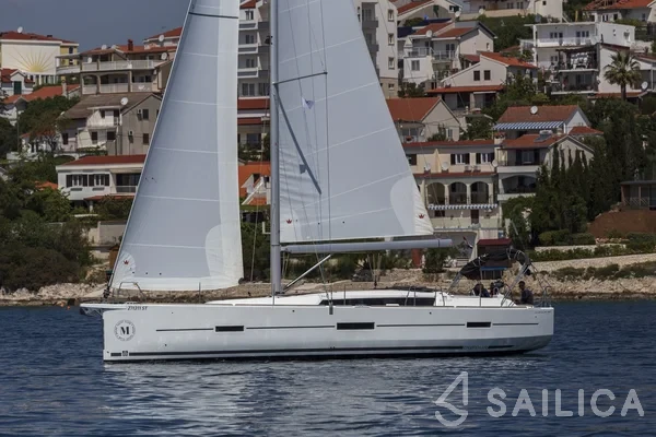 Dufour 460 GL - Yacht Charter Sailica