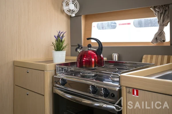 Oceanis 38.1 - Yacht Charter Sailica