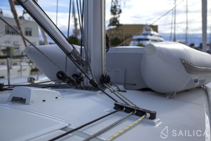 Oceanis 38.1 - Yacht Charter Sailica