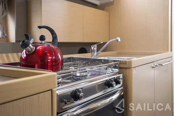 Oceanis 38.1 - Yacht Charter Sailica