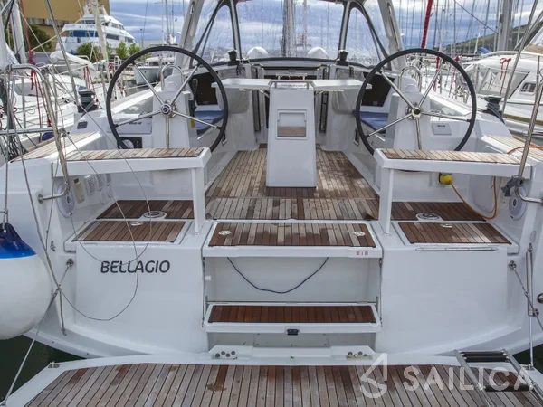 Oceanis 38.1 - Yacht Charter Sailica