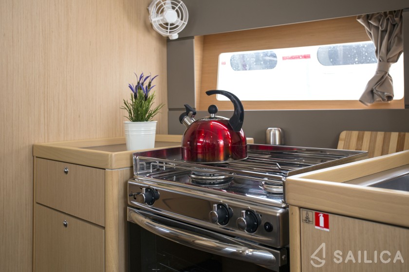 Oceanis 38.1 - Yacht Charter Sailica