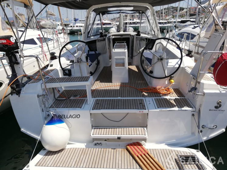 Oceanis 38.1 - Yacht Charter Sailica