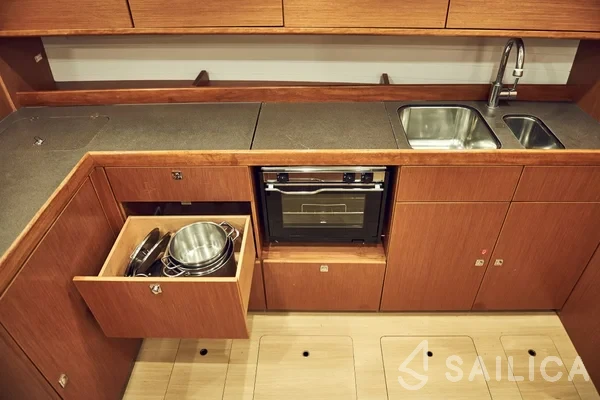Bavaria 46 Cruiser - Yacht Charter Sailica