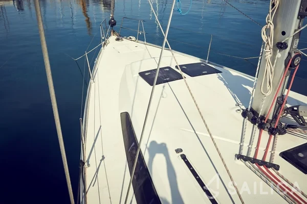 Bavaria 46 Cruiser - Yacht Charter Sailica