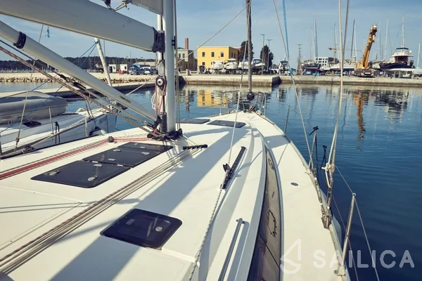 Bavaria 46 Cruiser - Yacht Charter Sailica
