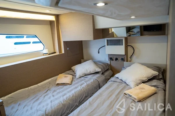 Prestige 46 - Yacht Charter Sailica