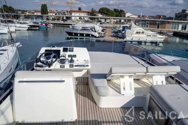 Prestige 46 - Yacht Charter Sailica