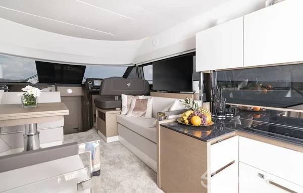 Prestige 46 - Yacht Charter Sailica