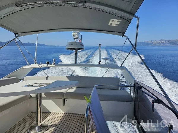 Prestige 46 - Yacht Charter Sailica