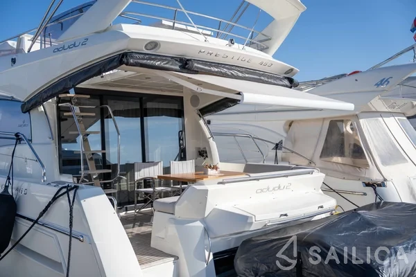 Prestige 46 - Yacht Charter Sailica