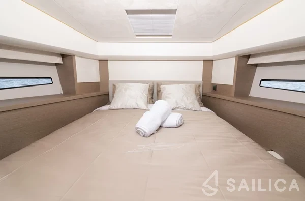 Prestige 46 - Yacht Charter Sailica