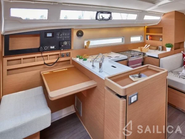 Sun Odyssey 410 - Yacht Charter Sailica