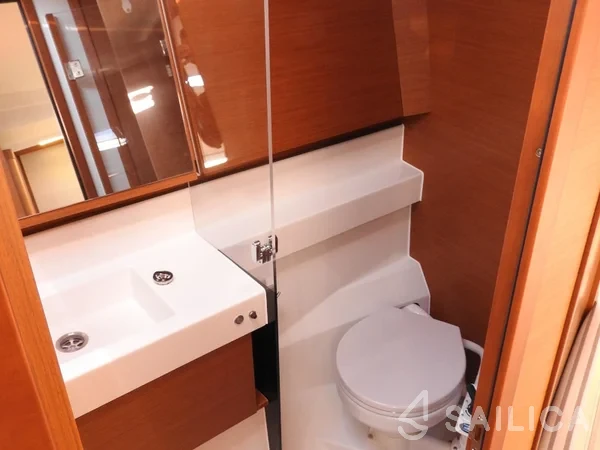 Sun Odyssey 410 - Yacht Charter Sailica