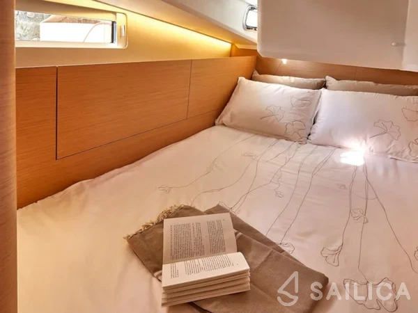 Sun Odyssey 410 - Yacht Charter Sailica