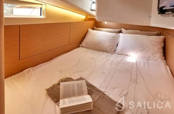 Sun Odyssey 410 - Yacht Charter Sailica