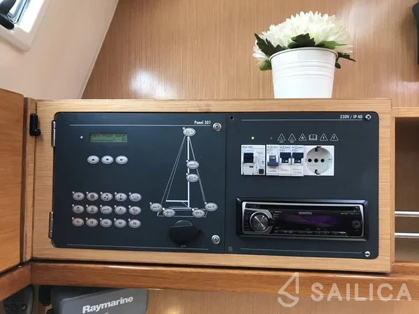 Bavaria 45 Cruiser - Yacht Charter Sailica