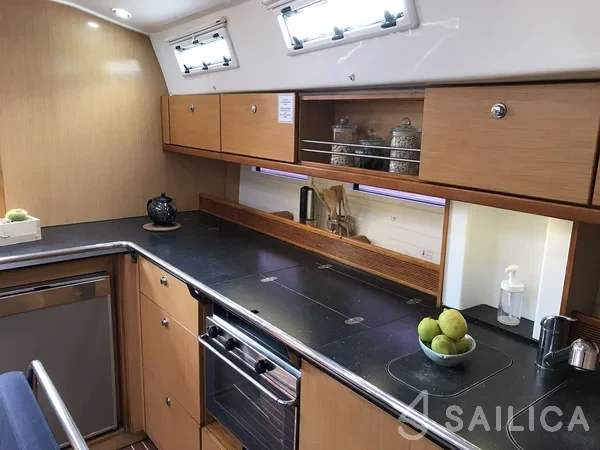 Bavaria 45 Cruiser - Yacht Charter Sailica