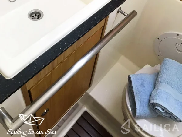 Bavaria 45 Cruiser - Yacht Charter Sailica