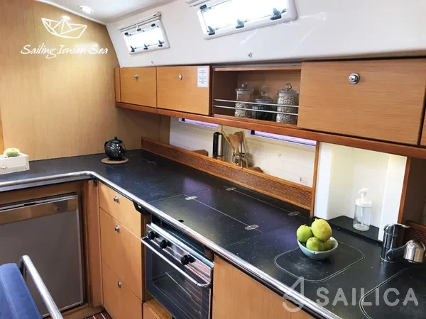 Bavaria 45 Cruiser - Yacht Charter Sailica