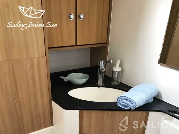 Bavaria 45 Cruiser - Yacht Charter Sailica